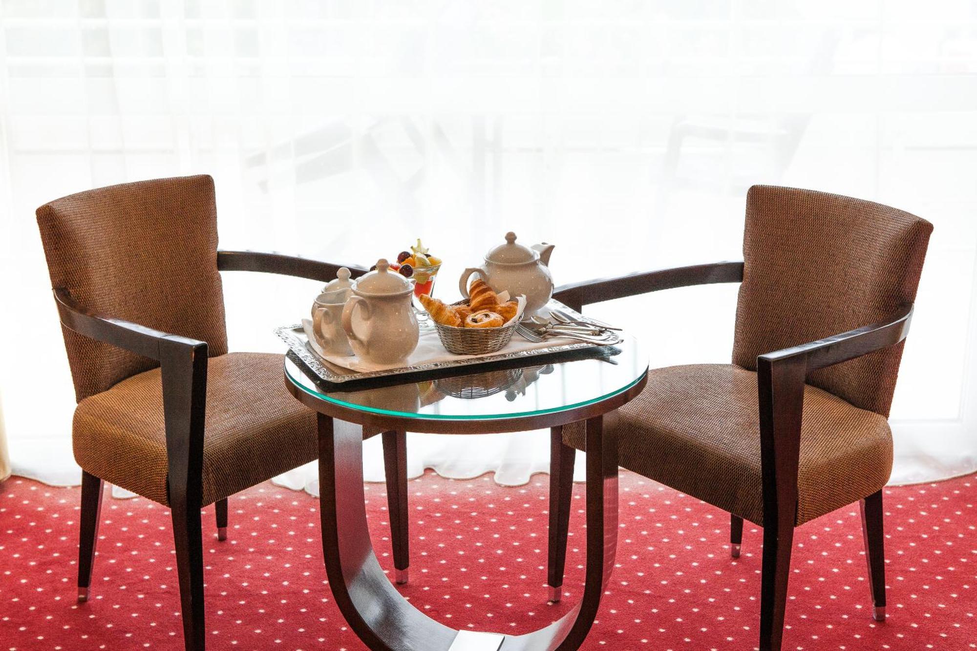 Hotel Beau Rivage Жерарме Экстерьер фото